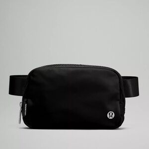 Lululemon Athletica Everywhere Belt Bag 1L
